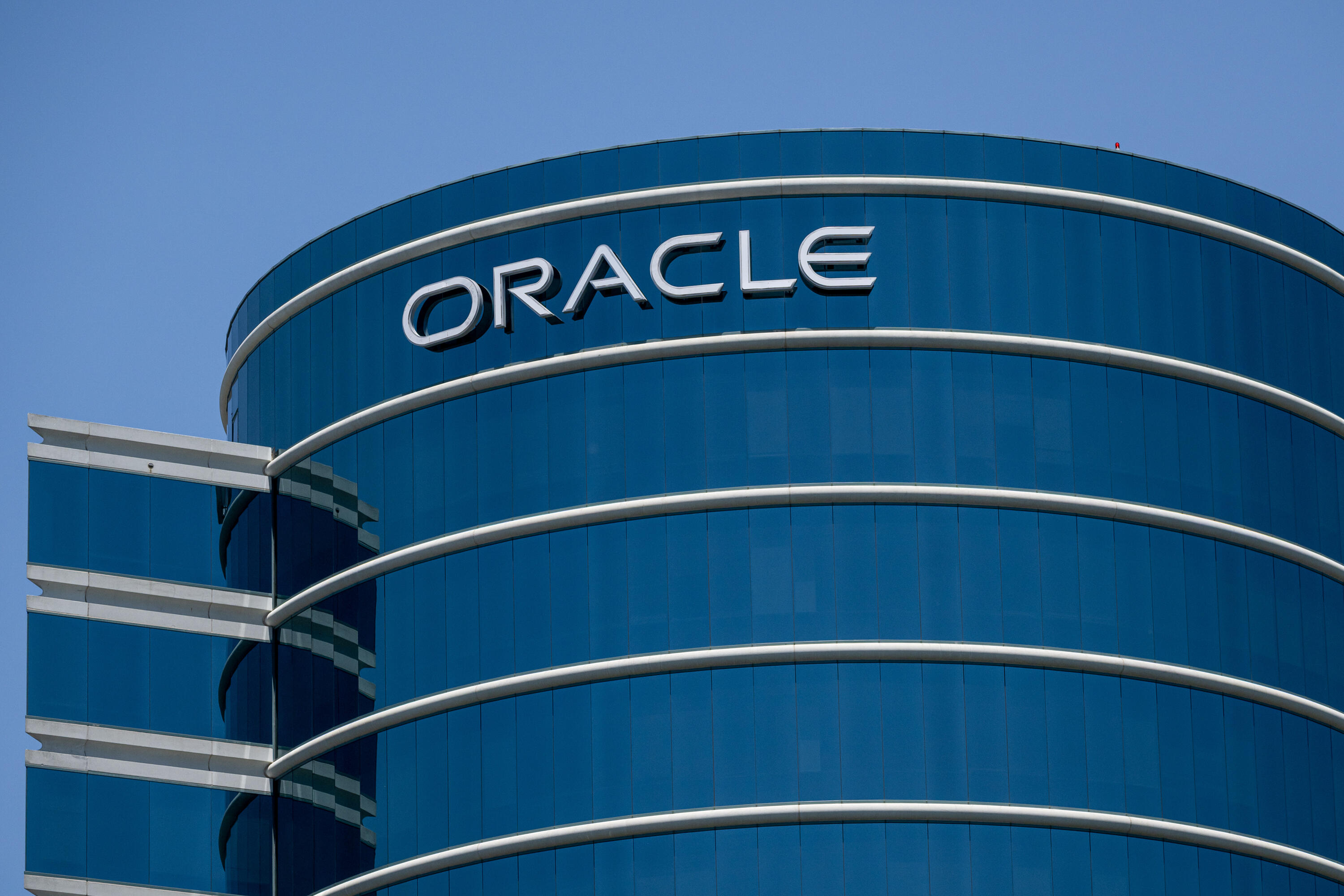 Oracle says AI helped drive layoffs of 21,000 employees | Ctech